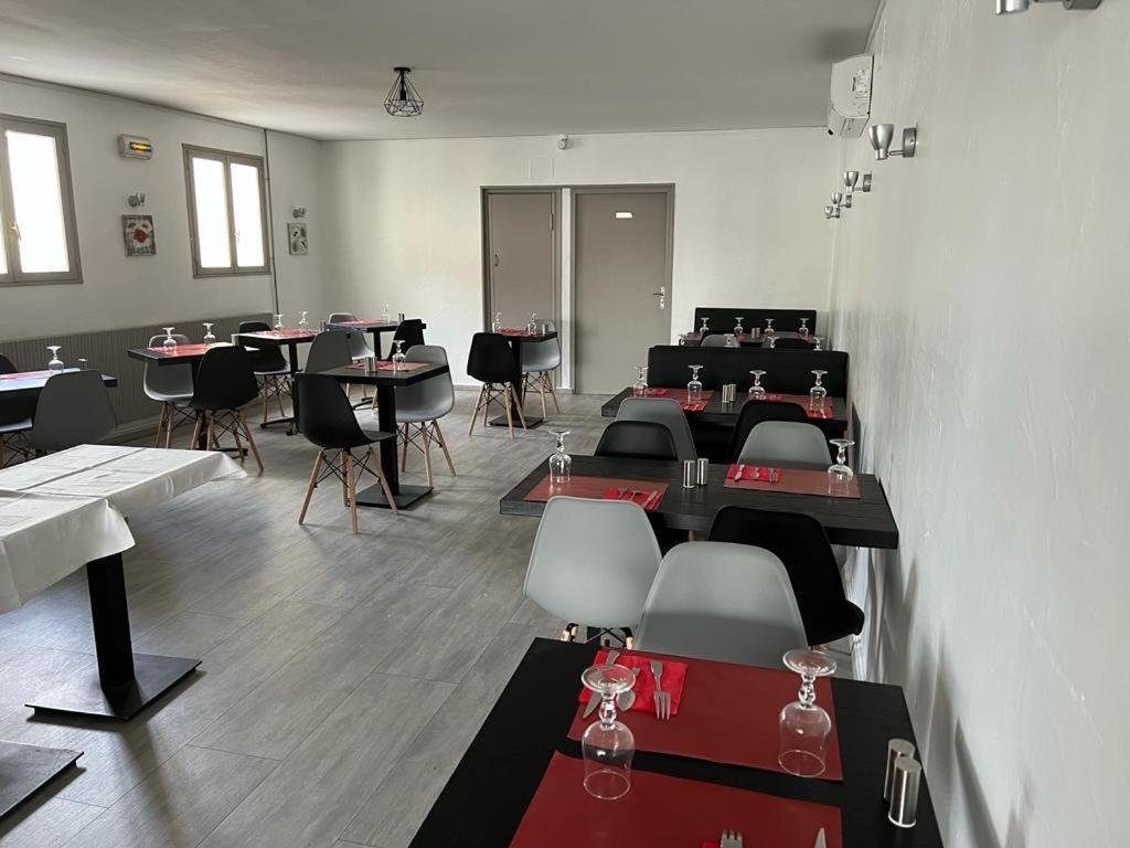 Hotel Restaurant Le Picardie Chauny Exterior foto